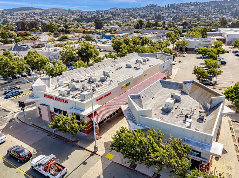 4210-4250 Macdonald Ave, Richmond, CA portefeuille de 2 biens à vendre sur LoopNet.fr - Photo de l’immeuble – Image 2 sur 12