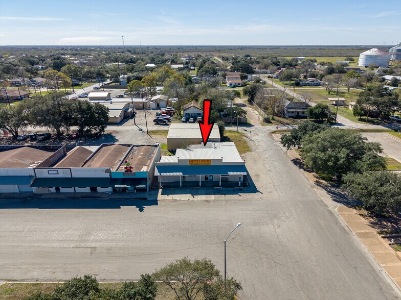 102 & 106 Wood ave, Woodsboro, TX à vendre - Photo de l’immeuble – Image 3 sur 26