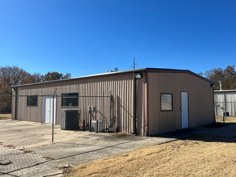 Local d'activités dans Shawnee, OK à vendre - Photo de l’immeuble – Image 1 sur 1