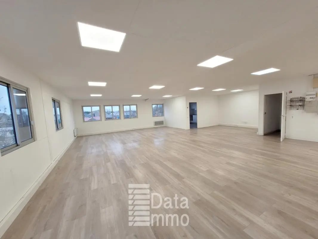 Bureau dans Neuilly-sur-Marne à louer Photo de l’immeuble– Image 1 sur 20