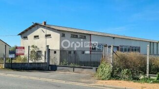 Plus de détails pour Local d'activités à louer