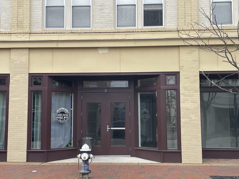 245 E Broadway Ave, Hopewell, VA à louer - Photo de l’immeuble – Image 2 sur 8