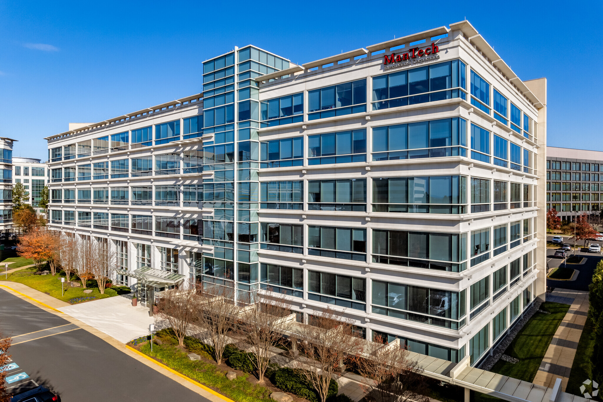 2250 Corporate Park Dr, Herndon, VA à louer Photo de l’immeuble– Image 1 sur 6