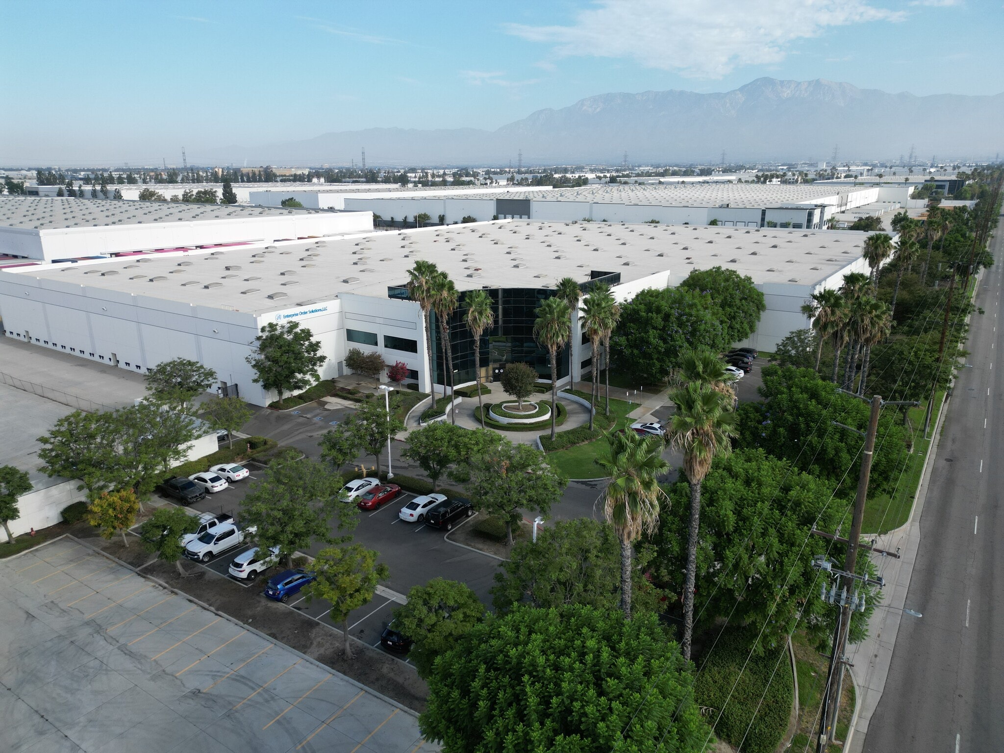 2090 S Etiwanda Ave, Ontario, CA à louer Photo intérieure– Image 1 sur 9
