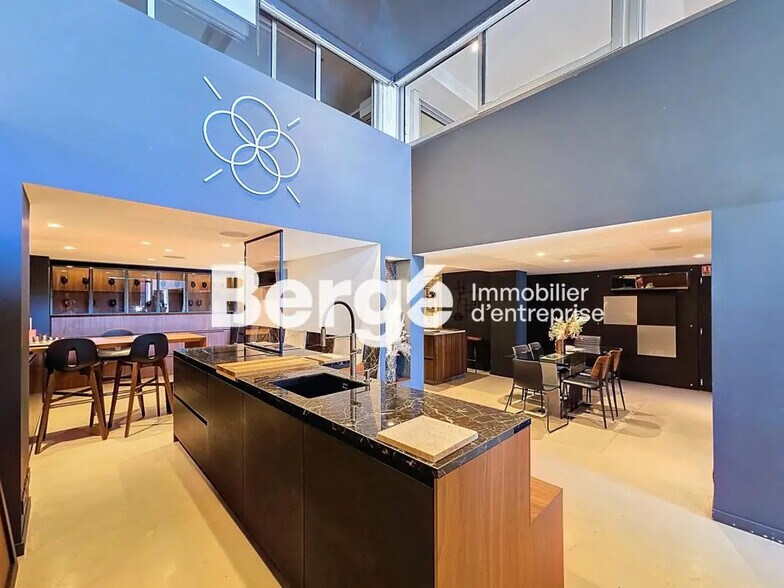 Local commercial dans Mandelieu-la-Napoule à louer - Photo intérieure – Image 3 sur 11