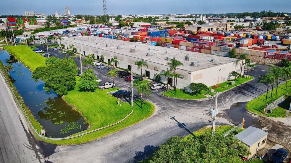 9401 NW 106th St, Medley, FL à louer - Photo de l’immeuble – Image 3 sur 9