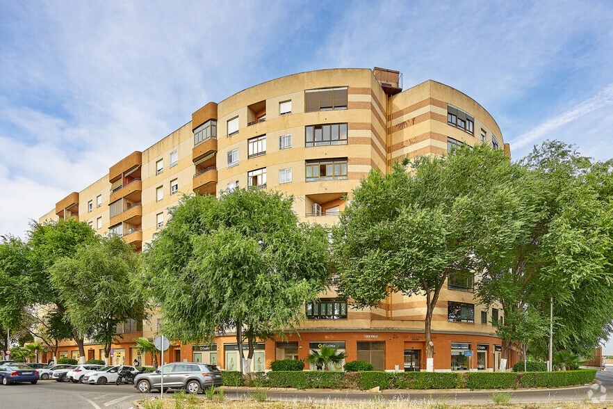 Immeuble residentiel dans Sevilla, Sevilla à vendre - Photo de l’immeuble – Image 1 sur 3