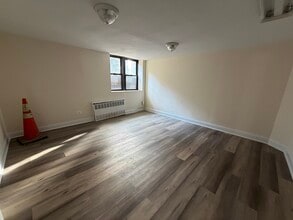 4101 Parsons Blvd, Flushing, NY à louer Photo intérieure– Image 2 sur 12