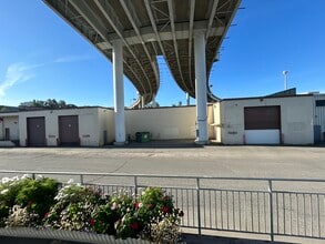 128 W 1st Ave, Anchorage, AK à louer Photo de l’immeuble– Image 2 sur 5