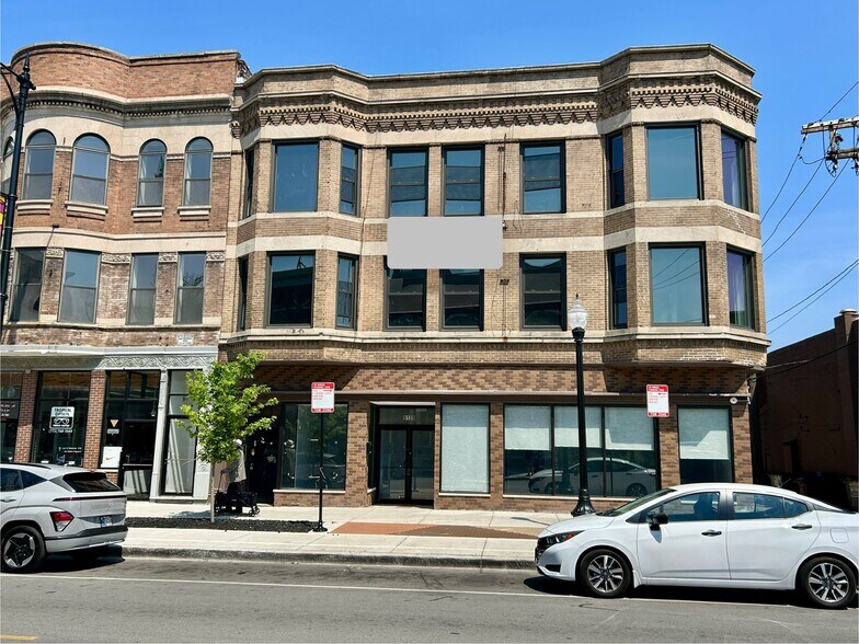 9139 S Commercial Ave, Chicago, IL à louer - Photo de l’immeuble – Image 2 sur 7