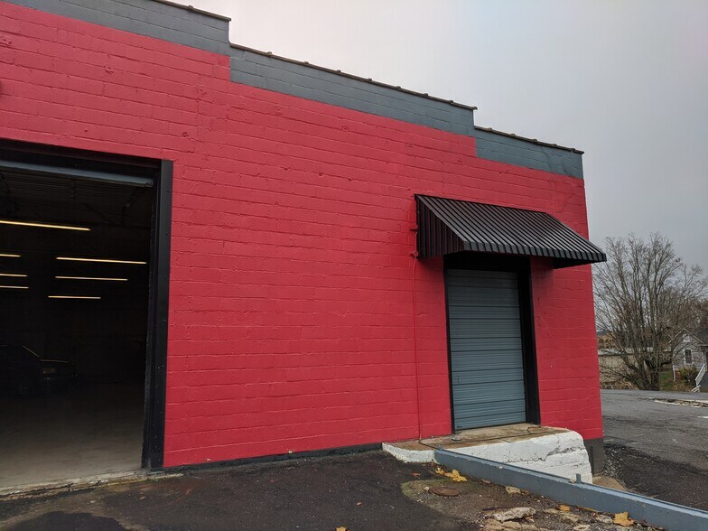 186 Patton Ave, Asheville, NC à louer - Photo de l’immeuble – Image 2 sur 4