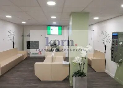 Plus de détails pour Local commercial à louer