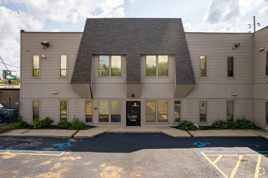 22511 Telegraph Rd, Southfield, MI à louer - Photo de l’immeuble – Image 3 sur 5