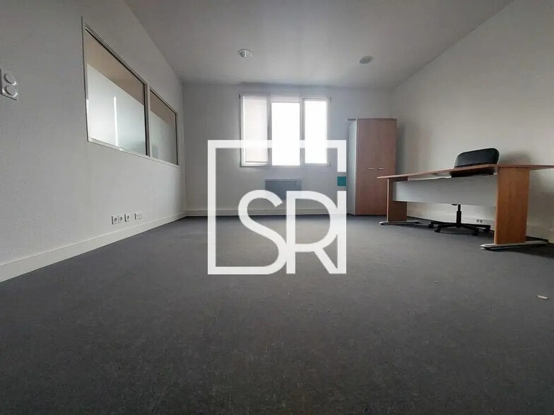 Bureau dans Clermont-Ferrand à louer - Photo de l’immeuble – Image 3 sur 10