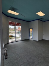 18821 Pioneer Blvd, Cerritos, CA à louer Photo intérieure– Image 2 sur 9