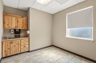 700 SW Ramsey Ave, Grants Pass, OR à louer Photo intérieure– Image 2 sur 6