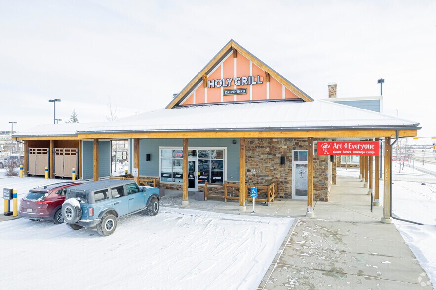 19369 Sheriff King St SW, Calgary, AB à louer - Photo de l’immeuble – Image 1 sur 3