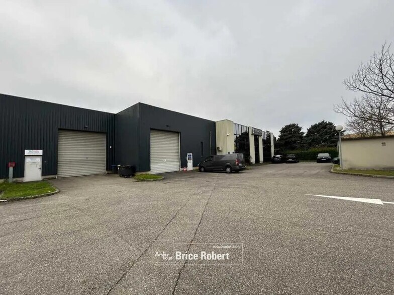 23-33 Rue Des Freres Lumiere, Genas à louer - Photo de l’immeuble – Image 1 sur 5