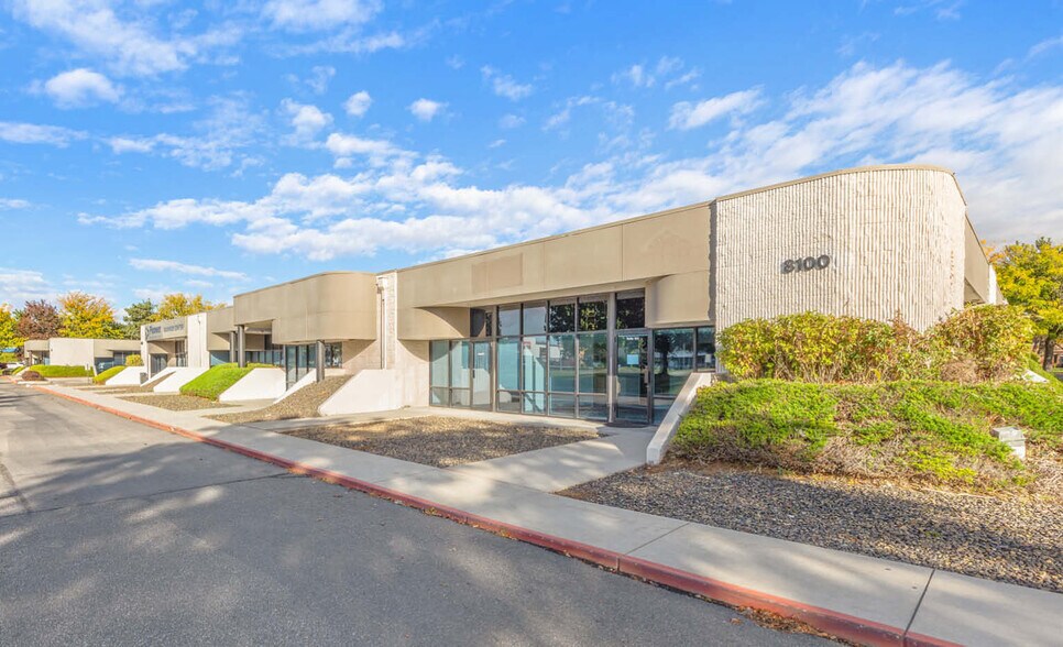 8100 Emerald St, Boise, ID à vendre - Photo de l’immeuble – Image 3 sur 16
