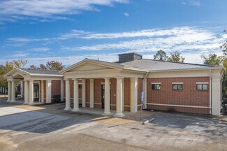 Plus de détails pour 1303 N Mound St, Nacogdoches, TX - Bureau à vendre