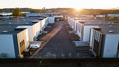 7 King Edward St, Coquitlam, BC à louer Aérien– Image 2 sur 10
