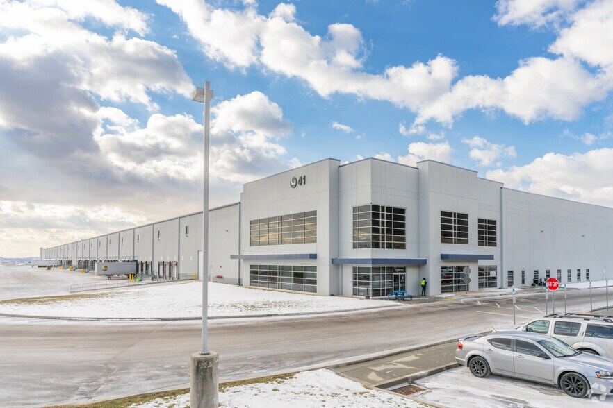 41 Martha Dr, Bethel, PA à louer - Photo de l’immeuble – Image 1 sur 5