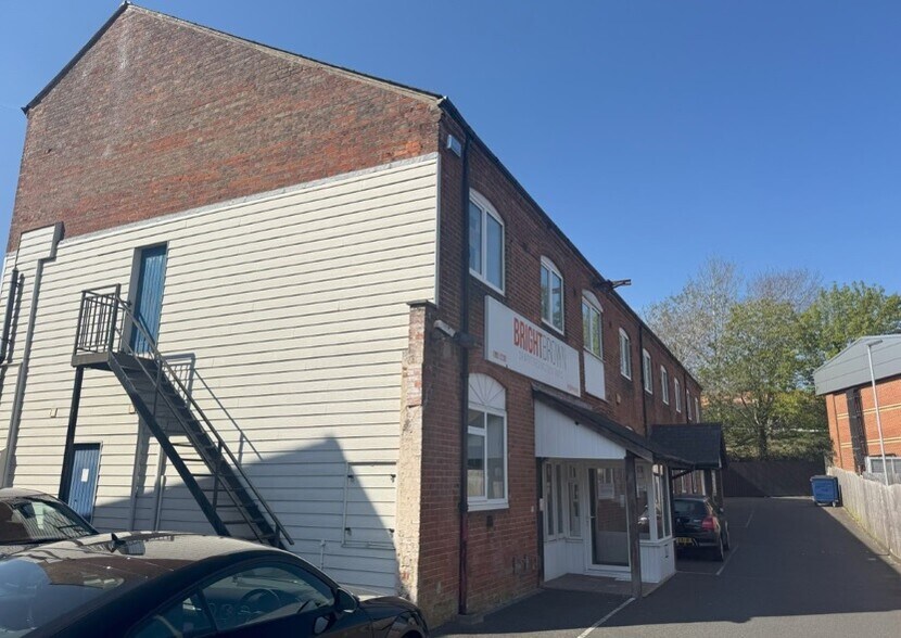 St Cross Ln, Newport à louer - Photo de l’immeuble – Image 1 sur 1