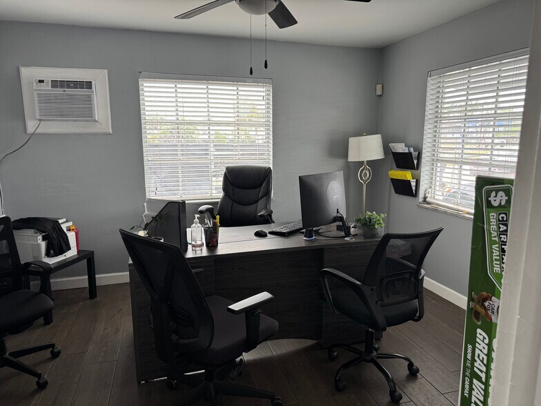 201 W State Road 84, Fort Lauderdale, FL à vendre - Photo de l’immeuble – Image 3 sur 5