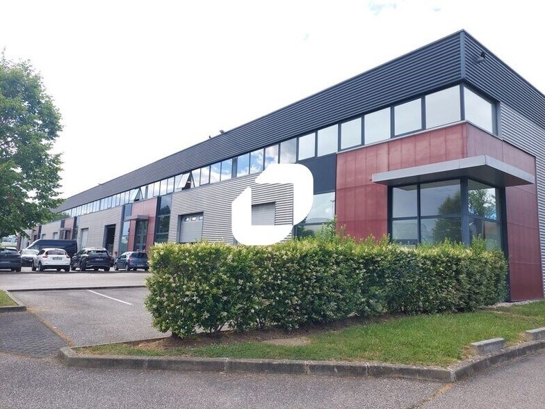 Local d’activités dans Élancourt à louer - Photo de l’immeuble – Image 1 sur 6