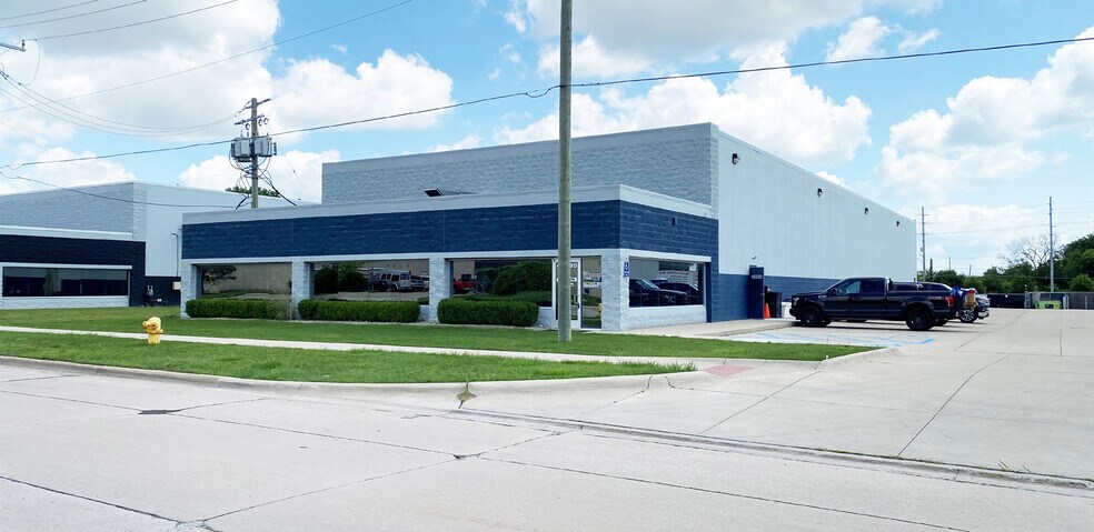 46330 Erb Dr, Macomb Township, MI à louer - Photo de l’immeuble – Image 1 sur 4