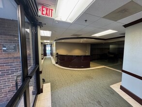 4370 W 109th St, Overland Park, KS à louer Photo intérieure– Image 1 sur 8