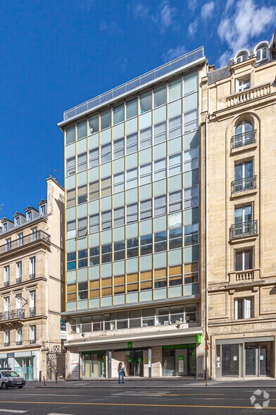 76 Rue Saint-Lazare, Paris à louer - Photo de l’immeuble – Image 3 sur 4