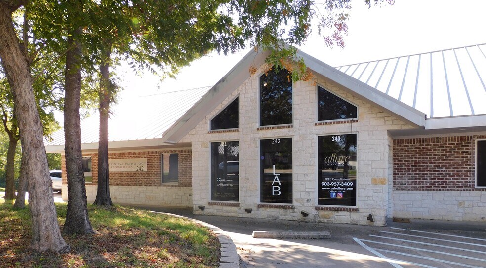 200 E Evergreen St, Sherman, TX à louer - Photo de l’immeuble – Image 2 sur 6