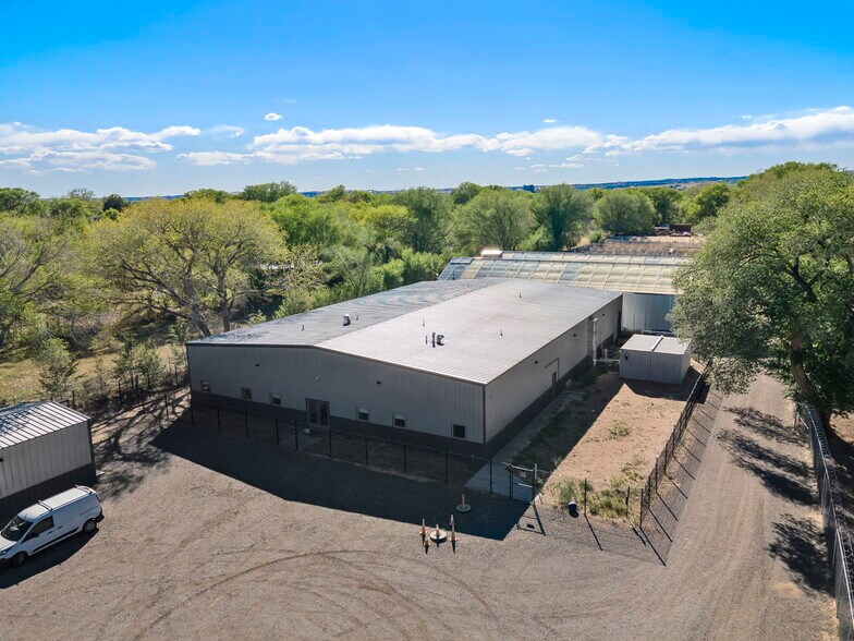 911 N Camino del Pueblo, Bernalillo, NM à vendre - Photo de l’immeuble – Image 3 sur 12