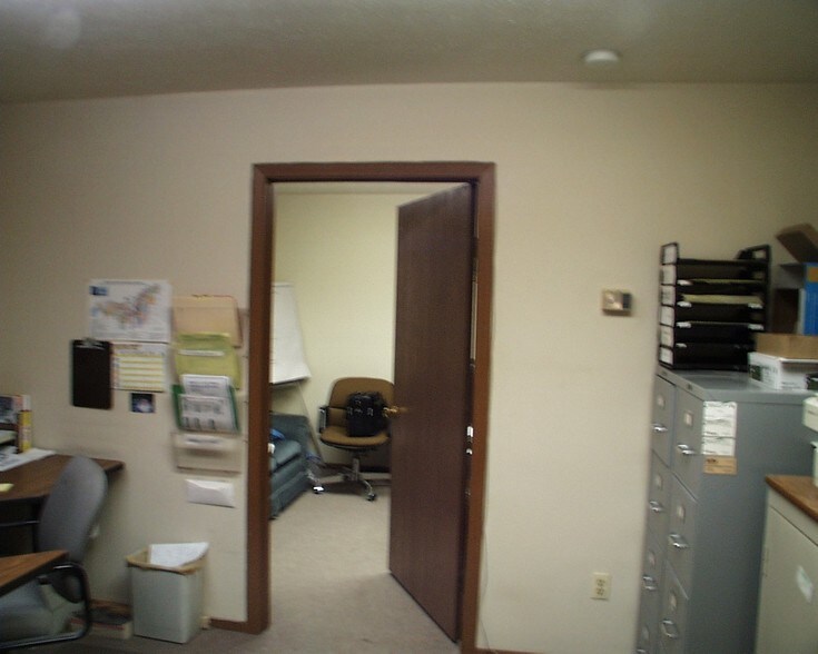 380 Solon Rd, Bedford, OH à vendre - Photo de l’immeuble – Image 3 sur 11