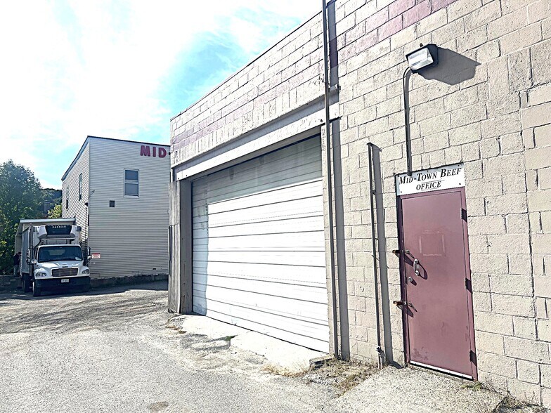 Former Mid-Town Beef Co. portefeuille de 2 biens à vendre sur LoopNet.fr - Photo de l’immeuble – Image 3 sur 23