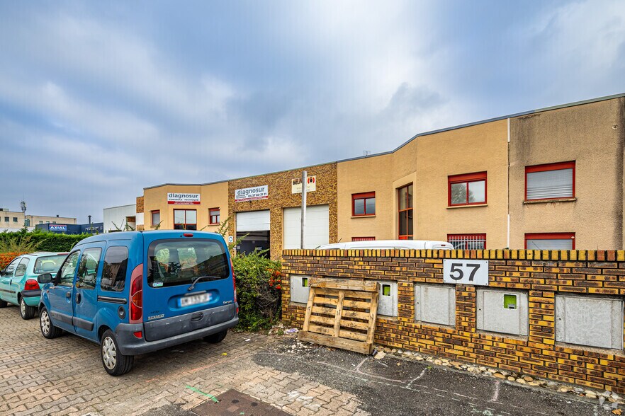 57 Avenue De La République, Vénissieux à louer - Photo de l’immeuble – Image 2 sur 2