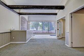 528-538 Bloomfield Ave, Verona, NJ à louer Photo intérieure– Image 1 sur 10