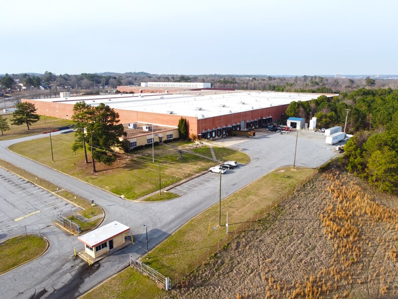 903 Fontaine Rd, Phenix City, AL à louer - Photo de l’immeuble – Image 1 sur 8