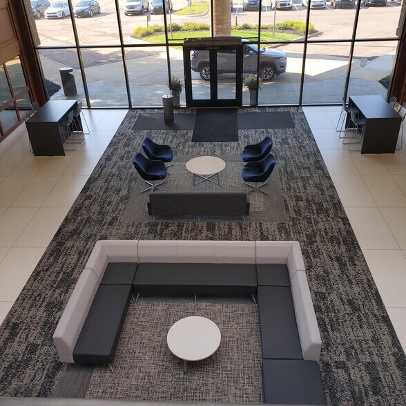 5435 Corporate Dr, Troy, MI à louer - Photo intérieure – Image 2 sur 7