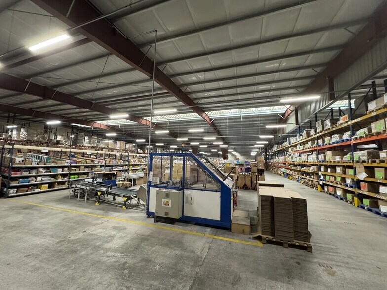 Industriel/Logistique dans Loriol-sur-Drôme à louer - Photo de l’immeuble – Image 2 sur 4