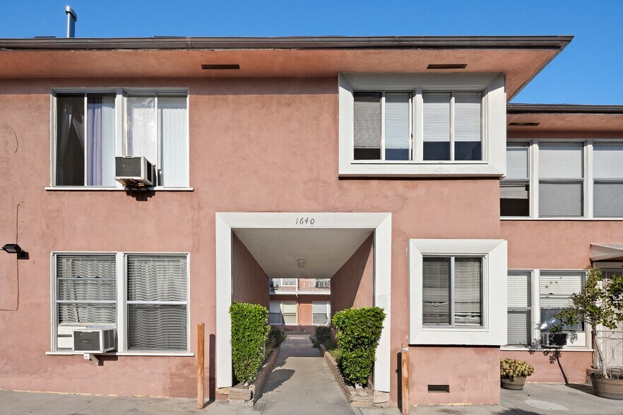 1640 N Harvard Blvd, Los Angeles, CA à vendre - Photo de l’immeuble – Image 3 sur 9
