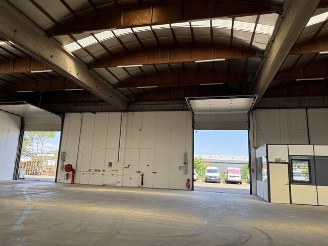 Plus de détails pour 9 Rue Du Dauphiné, Saint-Priest - Industriel/Logistique à louer