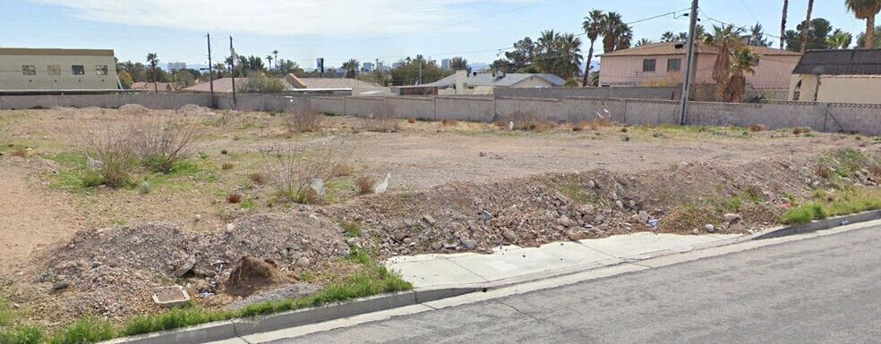 Rosanna St, Las Vegas, NV à vendre - Photo de l’immeuble – Image 3 sur 4