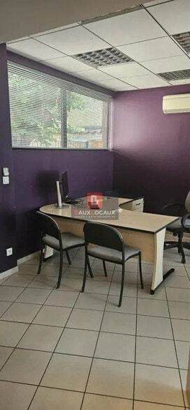 Bureau dans Monteux à louer - Photo de l’immeuble – Image 3 sur 5
