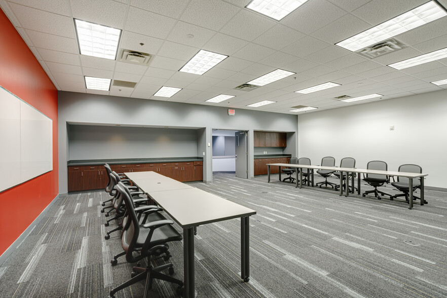 305 Tech Park Dr, La Vergne, TN à louer - Photo intérieure – Image 3 sur 20