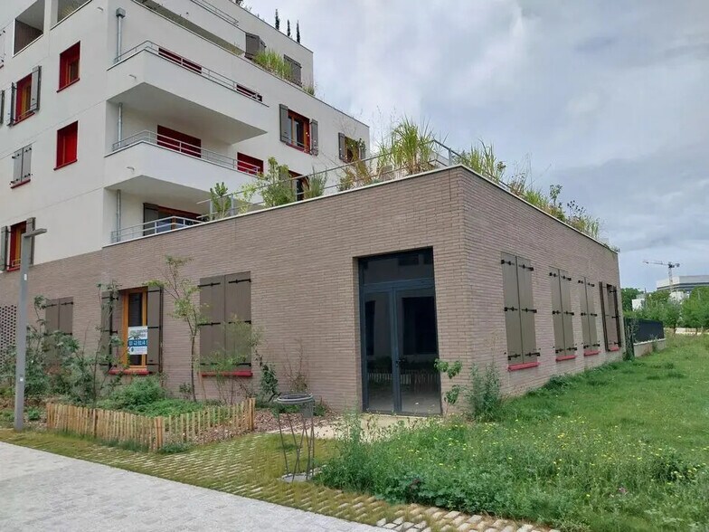 Local d'activités dans Nanterre à vendre - Photo de l’immeuble – Image 1 sur 3