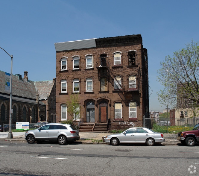 17-19 Lincoln Pky, Newark, NJ à vendre - Photo principale – Image 1 sur 4