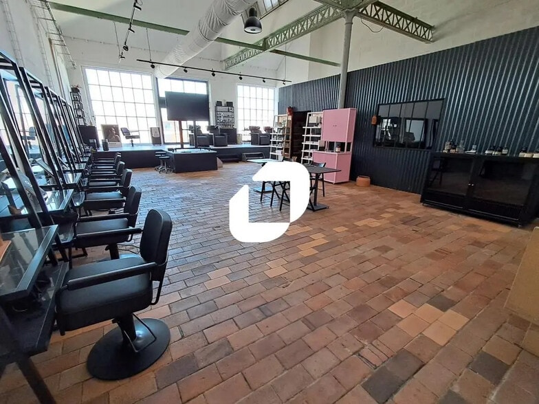 Bureau dans Roncq à louer - Photo de l’immeuble – Image 3 sur 11