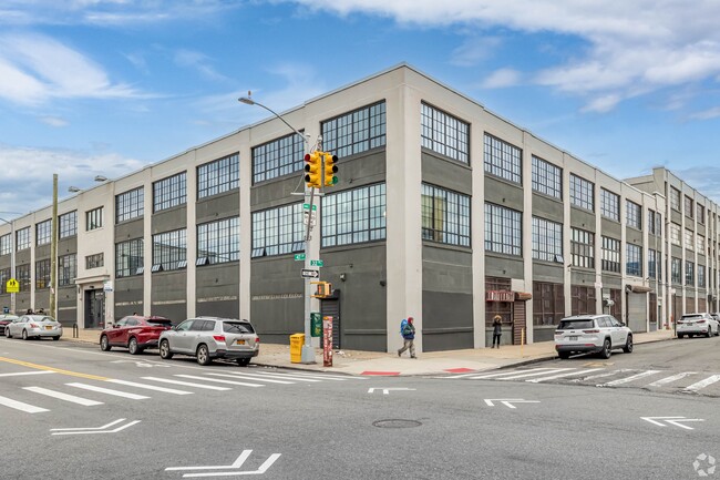 Plus de détails pour 33-00 47th Ave, Long Island City, NY - Industriel/Logistique à louer